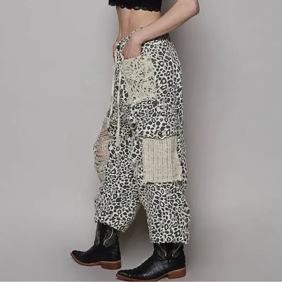 New POL 48 hr / free shipping: Best Seller Leopard Print Distressed Pants - Picture 4 of 5